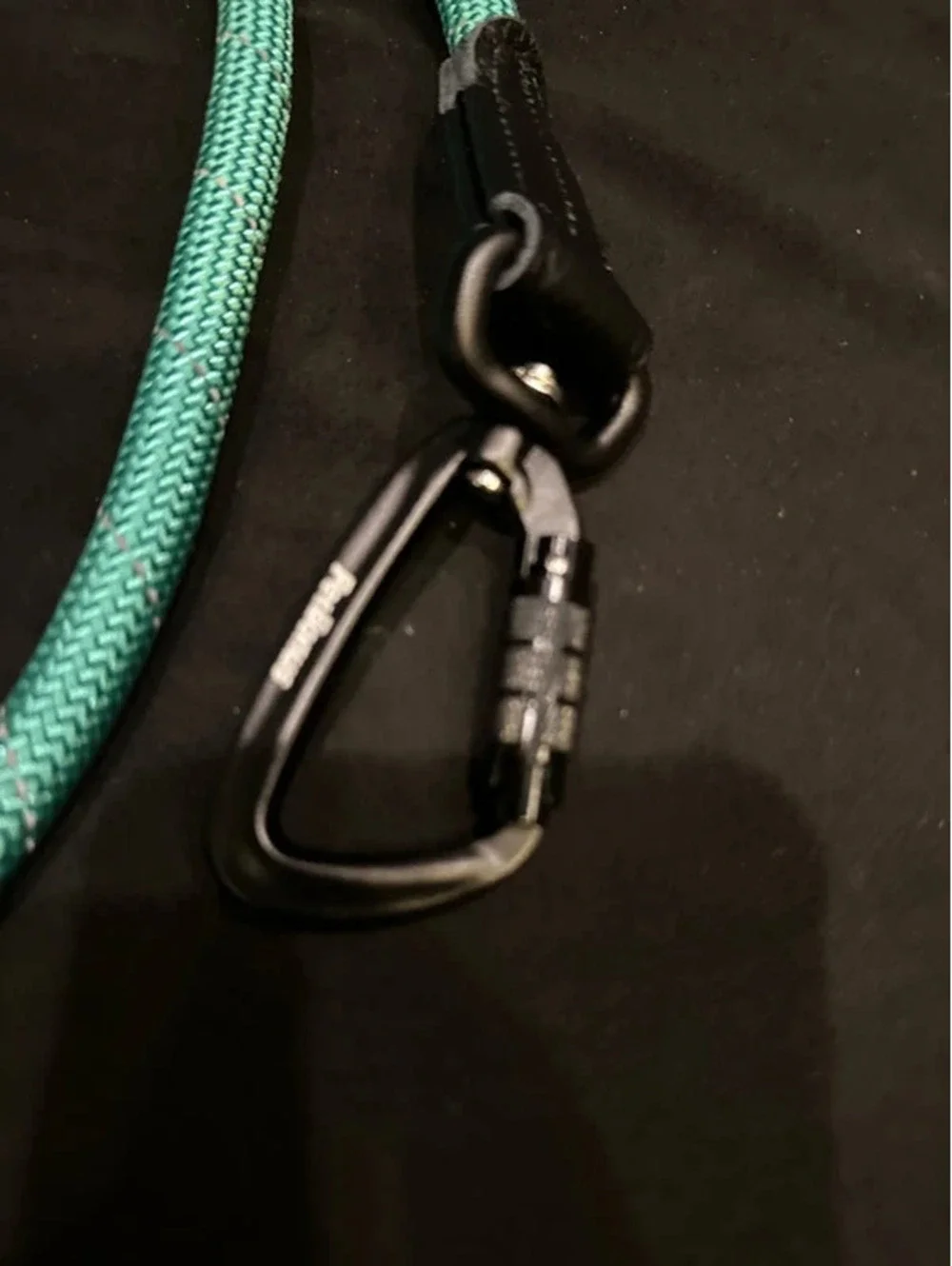 4 feet heavy duty, durable leash